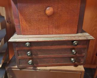 Spool cabinet