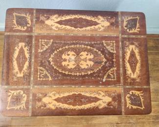 Italian music box table