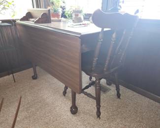 Drop leaf table and 4 chairs