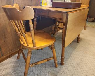 Drop leaf table and 4 chairs