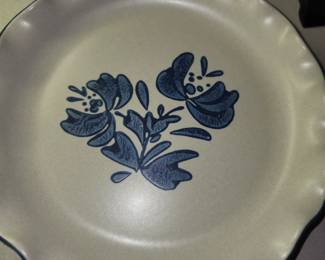 Pfaltzgraff dish set