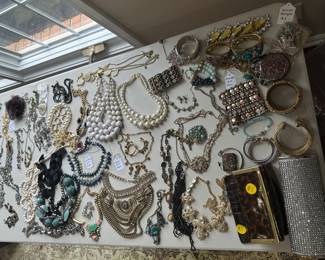 Lots of beautiful jewelry