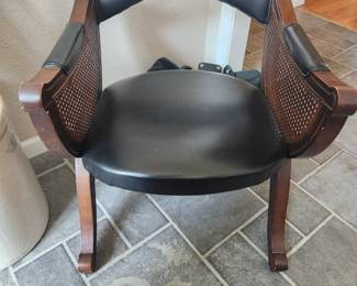 Vintage arm chair