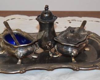 Antique Silver Plated Salt And Pepper Set On Tray (6)