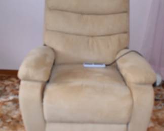 Homegear Lift And Recline Chair