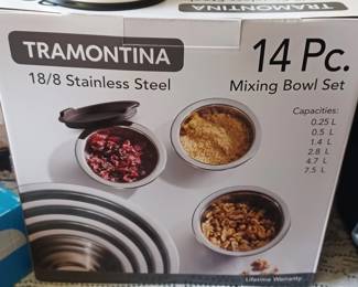 Stainless bowl set