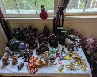Many Unique Statue type items to choose from