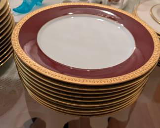 10 Plates in red rim design.