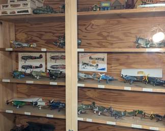 Model Airplanes - HO Trainset