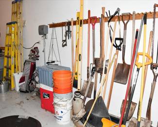 852Garage