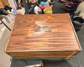 Wood receipt box