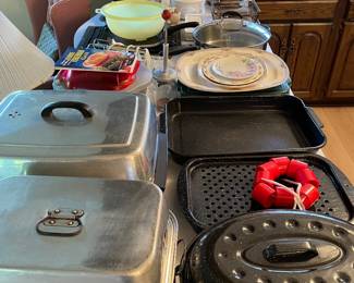 Cookware, vintage plates