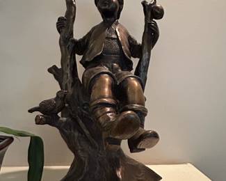 Bronze statue 