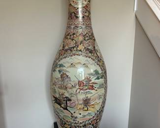 Large Asian vase 