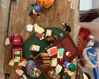 Hallmark - Santa’s desk - new in box 