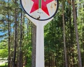 Outdoor Giant Vintage Texaco Advertising Sign (Includes the steel beam pole and lights up)