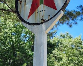 Outdoor Giant Vintage Texaco Advertising Sign (Includes the steel beam pole and lights up)
