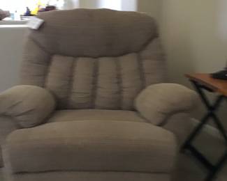 Very comfortable recliner in excellent condition