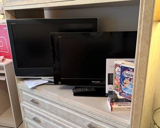 TVs & Entertainment Unit