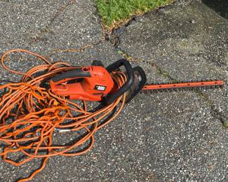 Black & Decker 22 Inch Corded Electric Hedge Trimmer
