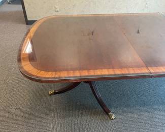 BEAUTIFUL Executive Dining Room/Conference Table W/ Inlaid Wood Trim & Brass Capped Legs (Ethan Allen)