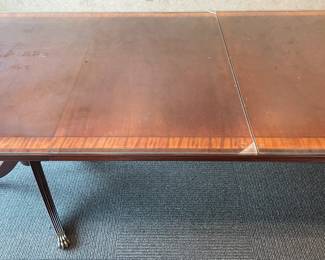 BEAUTIFUL Executive Dining Room/Conference Table W/ Inlaid Wood Trim & Brass Capped Legs (Ethan Allen)