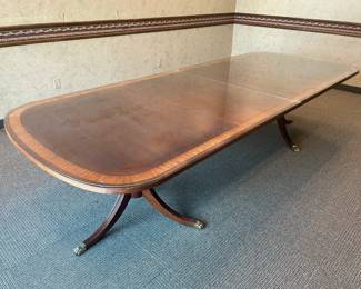 BEAUTIFUL Executive Dining Room/Conference Table W/ Inlaid Wood Trim & Brass Capped Legs (Ethan Allen)