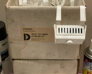 BRAND NEW Evergreen Toilet Rim Hangers