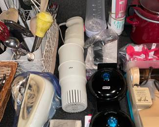 Assorted Kitchen Appliances