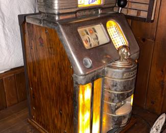 BEAUTIFUL Antique "Sun Chief" Slot Machine By Jennings