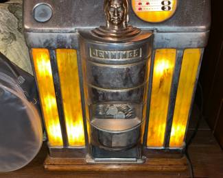 BEAUTIFUL Antique "Sun Chief" Slot Machine By Jennings