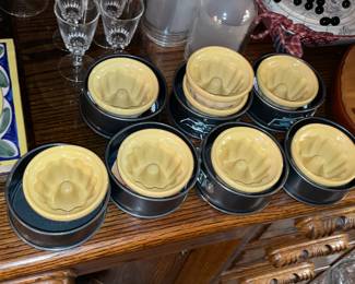 Mini Springform Pans W/ Ceramic Bundt Inserts