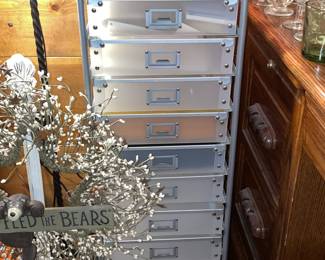 Rolling Paper Organizer