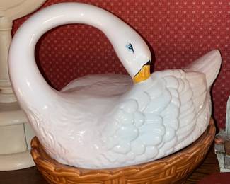Large Swan Covered Bowl