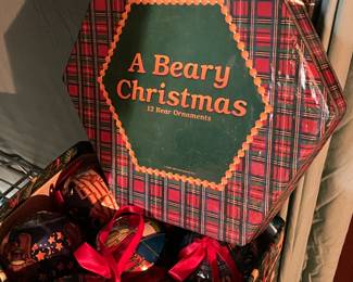 A Beary Christmas Ornament Set