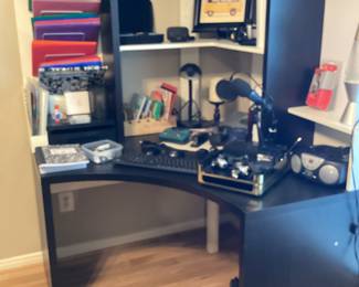 Corner Desk, Great for student or home office
