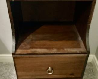 Side table with 2 drawers