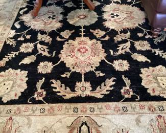 Beautiful neutral rug 8 1/2 x 11
