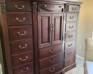 Thomasville traditional style tall chest