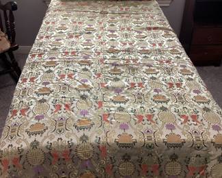 Beautiful, full size Silk oriental w/Sham