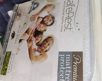 New mattress protector $8