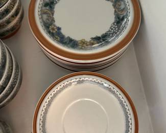 "Burgund" dinnerware line by Goebel