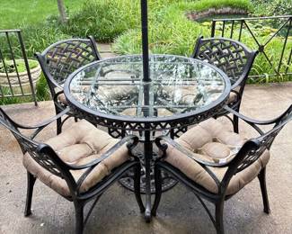 Wrought Iron Glass Round Table and Chairs Outdoor Dining Set