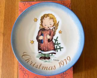 1979 Schmid Christmas Plate "Starlight Angel" by Sister Berta Hummel