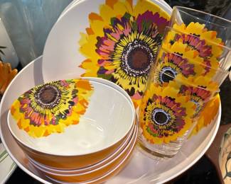 Royal Norfolk Sunflower themed dinnerware set