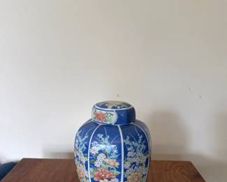 Takahashi Echo octagonal paneled ginger jar