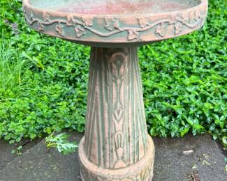 140 Terracotta Bird Bathmin