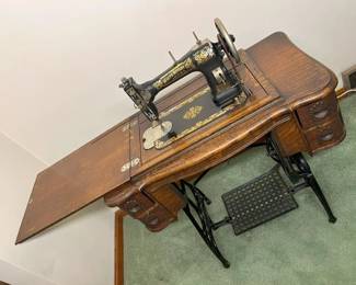 140 Antique White Rotary Sewing Machinemin