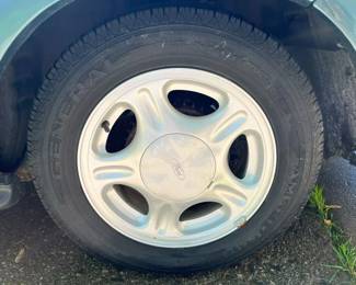 140 1997 Ford Taurus GL Wheelmin