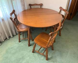140 Maple Dining Tablemin